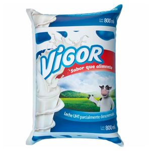 Leche Descremada VIGOR UHT Bolsa 800ml